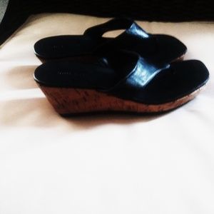 NINE WEST SIZE 9 WEDGE SANDALS